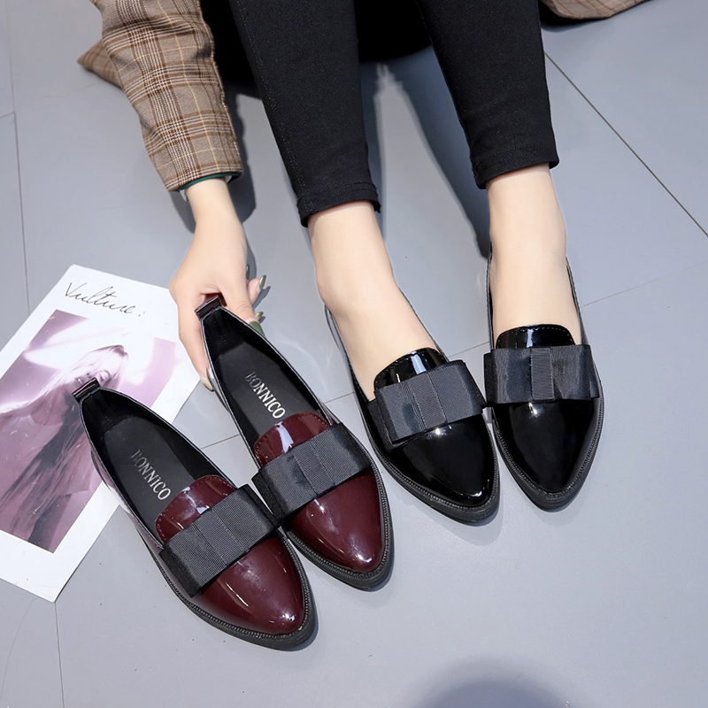 Womens Heels - ブラック/ワインレッドのパテントレザーのポインテッドトゥフラットシューズ、ボウノットスリッポンローファー、普段使いやビジネスシーンに最適な万能ドレスシューズ