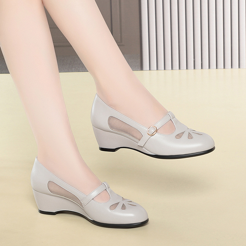 中年女性夏メッシュカットアウトウェッジヒールシューズ軽量ソフ - Womens Heels のレビューと価格