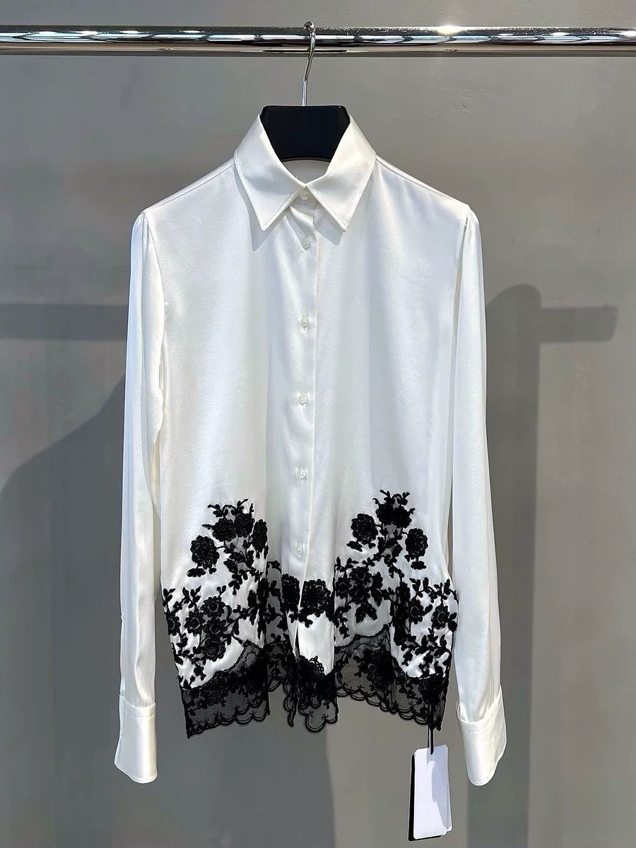 高品質なシルクサテンを使用した、女性用ブラウスとシャツ。ファ - Silk Blouse のレビューと価格